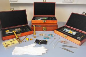 Various accessories and tools for the DMA 7e / TMA 7 are shown.